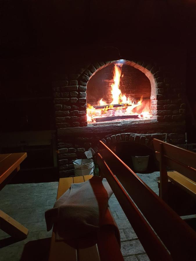 Udicarski Dom Usce Aljmaš Buitenkant foto
